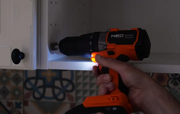Kömürsüz darbeli matkap/vidalama, 100 Nm, 18V Energy+, aküsüz