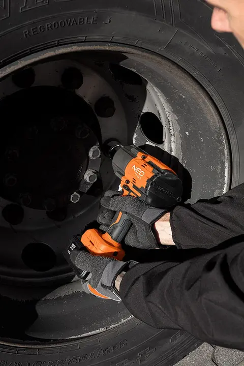 Kömürsüz darbeli somun sıkma 1100 Nm, Energy+ 18V, aküsüz