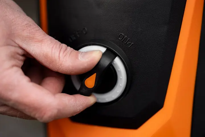 Yüksek basınçlı yıkama makinesi 1600W, 135 bar basınç