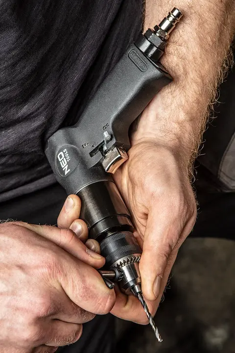 Pnömatik matkap 10 mm, 1800 rpm, ters yönlü, yumuşak tutamaklı
