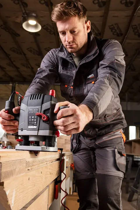 Freze makinesi 1300W, mandren 6-12mm, hız 11000-28000 dk-1