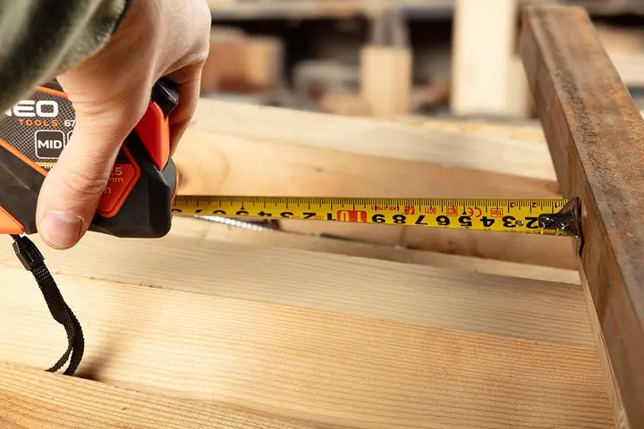 Geri sarılabilir çelik şerit metre 5 m x 19 mm, otomatik kilitli, durdurma düğmeli, mıknatıslı