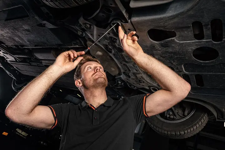 Polo yaka tişört Neo Garage, %100 pamuklu pike