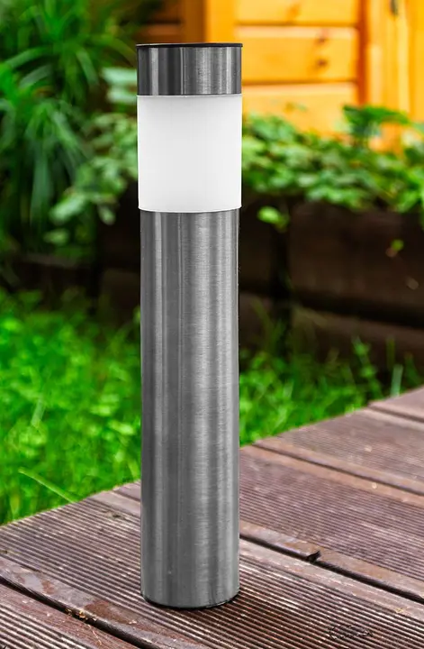 Güneş enerjili LED bahçe direği